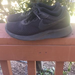 Nike black athletic shoes